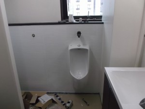 新宿区　Sビル　トイレ改修中